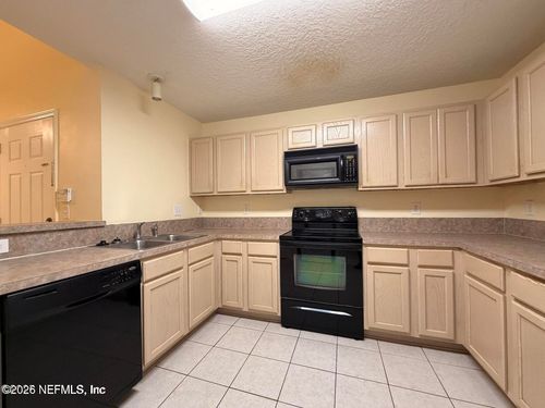 810-7920 Merrill Rd, JACKSONVILLE, FL, 32277-6549 | Card Image