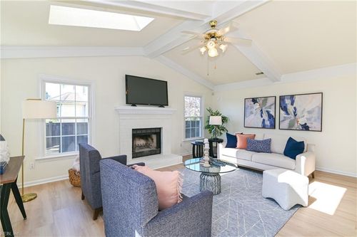 1052 Heatherwood Drive, Virginia Beach, VA, 23455 | Card Image