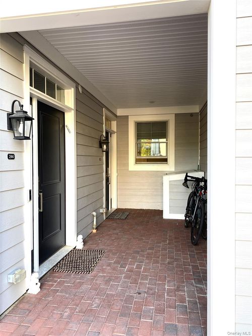 242 Coach Dr, Woodbury, NY, 11797-2839 | Card Image