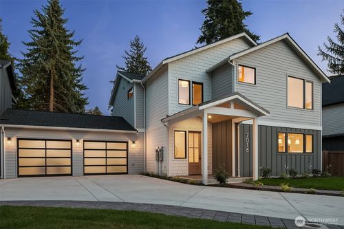 7018 127th Ave Ne, Kirkland, WA, 98033-8330 | Card Image