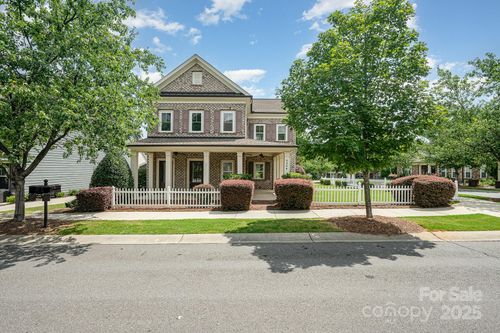 6304 Kennard Dr, Charlotte, NC, 28216-3885 | Card Image