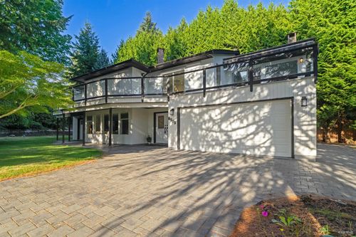 8515 Ansell Pl, West Vancouver, BC, V7W2W3 | Card Image