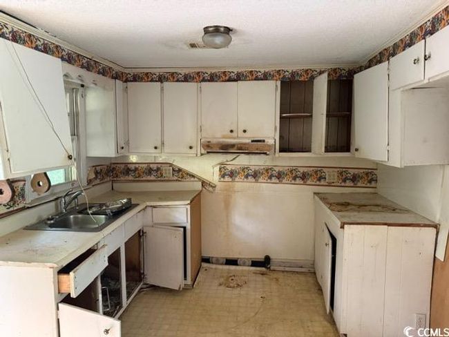 303 Leroy Bethea Rd, House other with 2 bedrooms, 1 bathrooms and 2 parking in Mullins SC | Image 4
