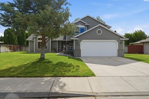 1704 Maplewood Ave, West Richland, WA, 99353-7920 | Card Image