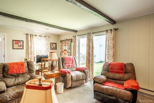 18580 Hinton St, Riverview, MI, 48193-4536 | Card Image
