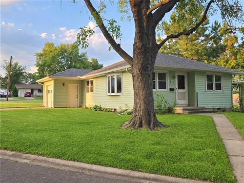 303 Truman Ave, Clinton, MO, 64735-2957 | Card Image