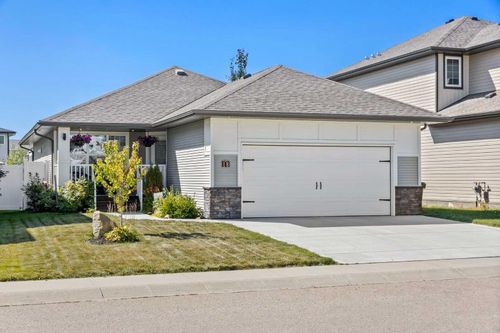 18 Traynor Close, Red Deer, AB, T4P0W5 | Card Image