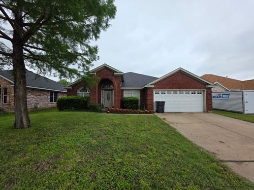 1123 Deer Valley Ln, Arlington, TX, 76001-7906 | Card Image