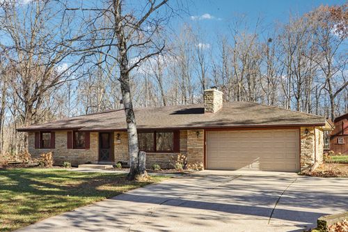 2076838 Flora Dr, Menomonee Falls, WI, 53051-4709 | Card Image