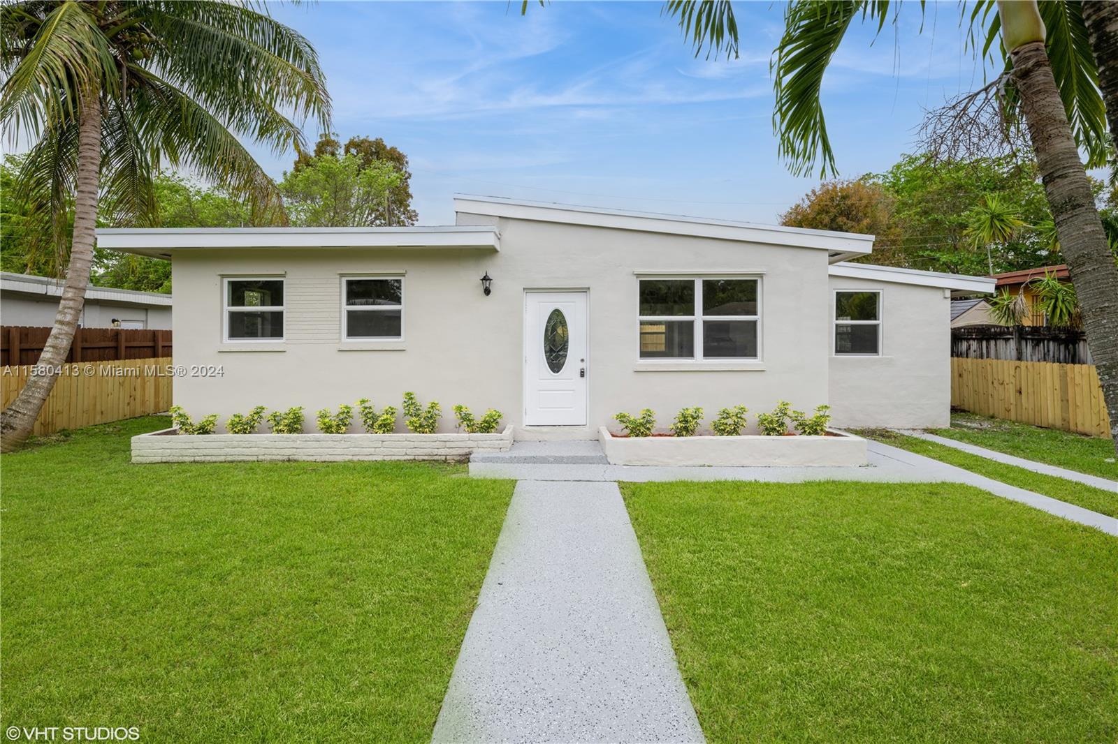 61st St, South Miami, FL 33143