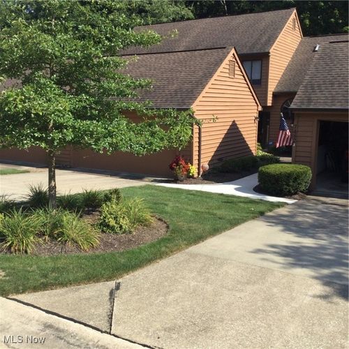 7484 Millrace Ln, Sagamore Hills, OH, 44067-2349 | Card Image