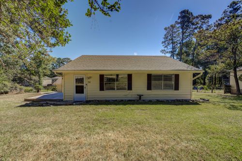 711 Cherokee Dr, Montgomery, TX, 77316-6194 | Card Image