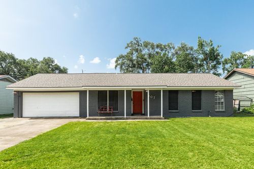 107 Sage St, Lake Jackson, TX, 77566-5537 | Card Image