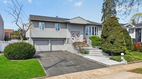 2794 Covered Bridge Road, Hempstead, NY, 11566 | Card Image