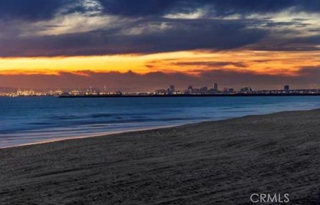 With unobstructed views of the Pacific, each sunset feels like a personal invitation to unwind and reflect. | Image 63