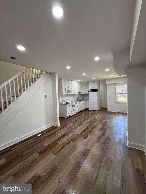 6 N Abington Ave, BALTIMORE, MD, 21229-3702 | Card Image