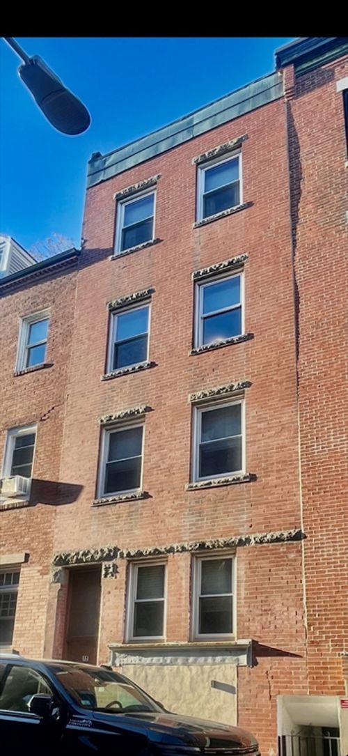 12 Moon St, Boston, MA, 02113-2041 | Card Image