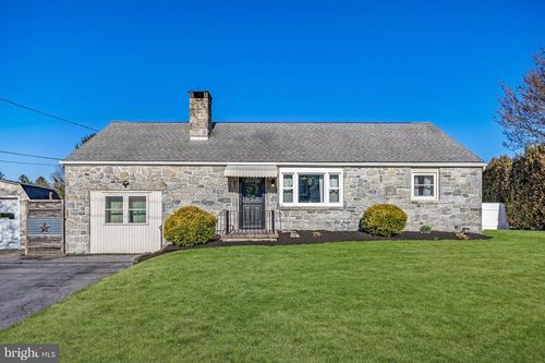 400 Amity Park Rd, DOUGLASSVILLE, PA, 19518-8961 | Card Image