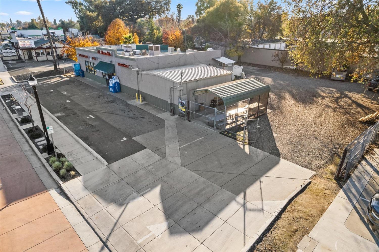 Commercial Sale in Live Oak 3