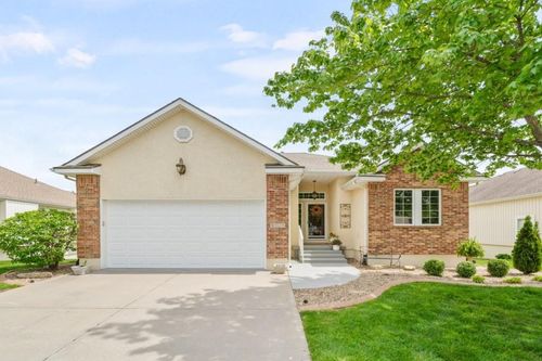 4821 Sw Soldier Dr, Lee's Summit, MO, 64082-4867 | Card Image