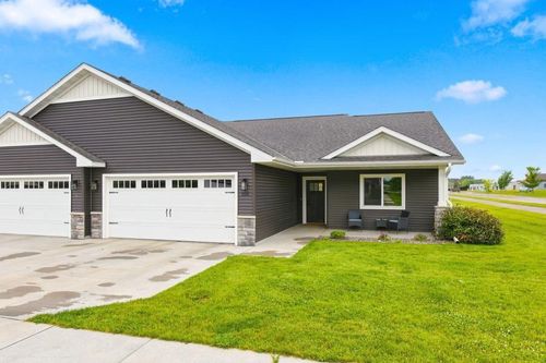 1581 Keanan Ln, Altoona, WI, 54720-5405 | Card Image