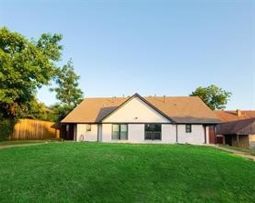 7618 Thistle Ln, Dallas, TX, 75240-5609 | Card Image