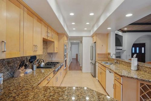 120 5th St, Encinitas, CA, 92024-3269 | Card Image