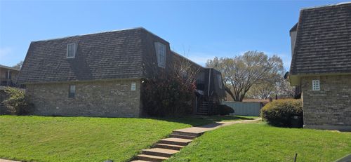 237 Vista Way, Benbrook, TX, 76126-3248 | Card Image