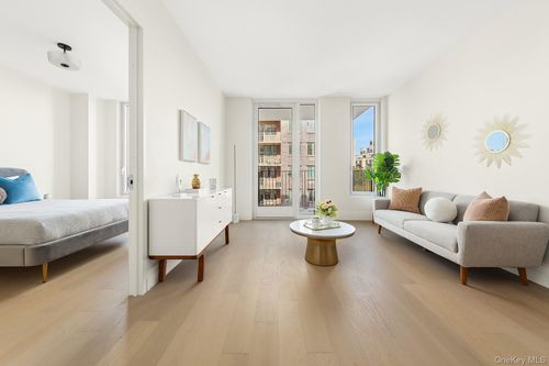 5n-30-55 Vernon Blvd, Astoria, NY, 11102-4025 | Card Image