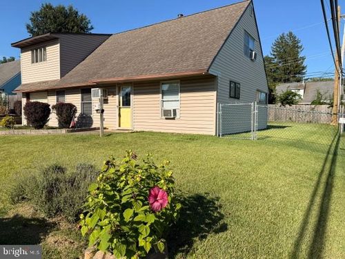 6 Canna Rd, LEVITTOWN, PA, 19057-1709 | Card Image