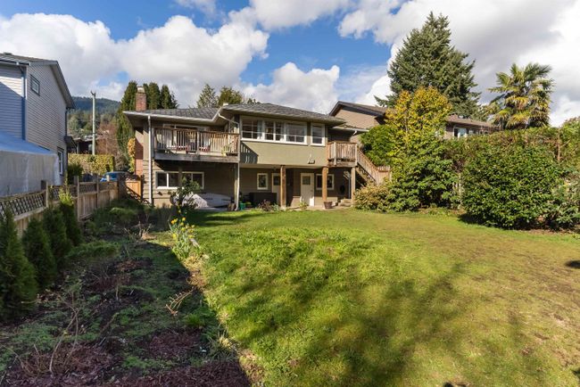 2472 Mathers Avenue, House other with 4 bedrooms, 2 bathrooms and null parking in West Vancouver BC | Image 27