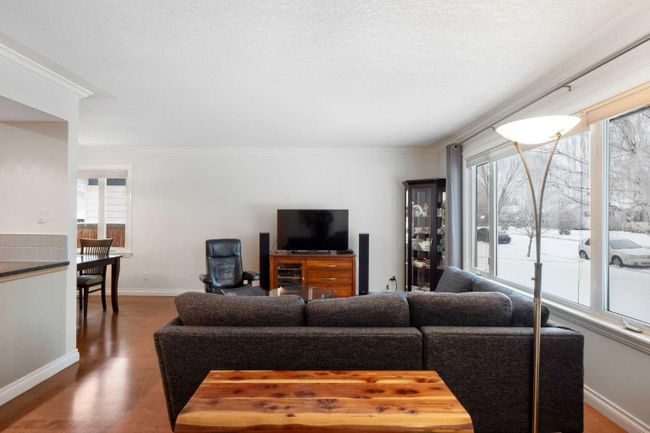 139 Gloucester Crescent Sw, Home with 5 bedrooms, 3 bathrooms and 2 parking in Calgary AB | Image 10