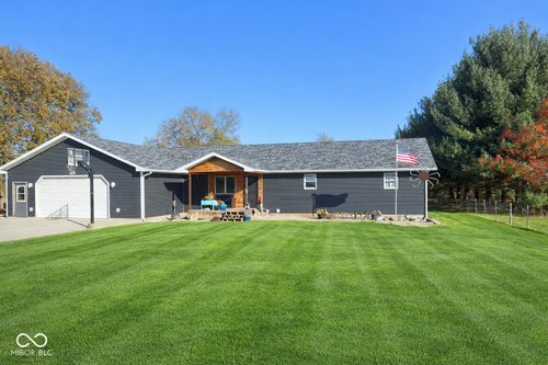 908 S Division St, Cayuga, IN, 47928-8141 | Card Image