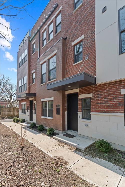 3906 Edwards Rd, Cincinnati, OH, 45209-2141 | Card Image