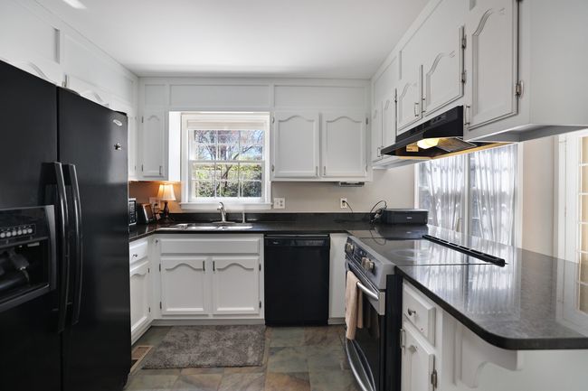1070 Cliff White Rd, House other with 3 bedrooms, 2 bathrooms and 2 parking in Columbia TN | Image 8
