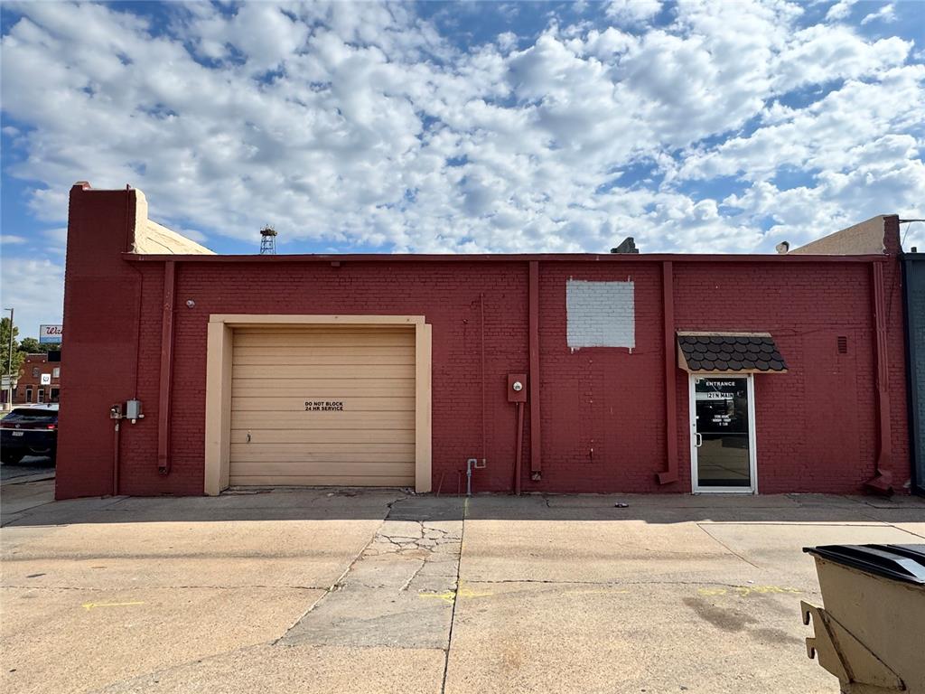Commercial Sale in Elk City 3