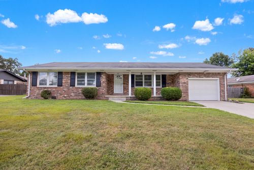 304 Pine St, Berea, KY, 40403-1017 | Card Image