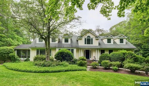 36 Wildwood Rd, Woodcliff Lake, NJ, 07677-8134 | Card Image
