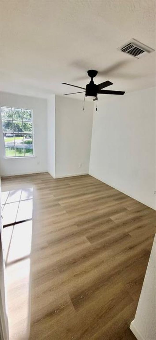 Secondar Bedroom 3 with beautiful views | Image 29