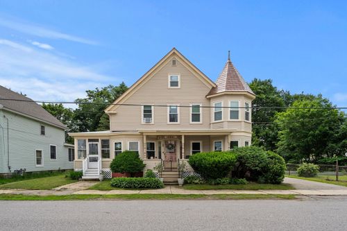 52 Chestnut St, Rochester, NH, 03867-2613 | Card Image