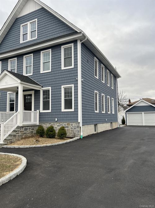 apt-2b-70 Peterson Pl, Lynbrook, NY, 11563-3344 | Card Image