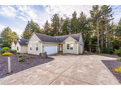 4161 Se Inlet Ave, Lincoln City, OR, 97367-1621 | Card Image