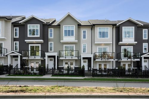 28-7716 207 St, Langley, BC, V2Y4M3 | Card Image