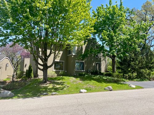 d-275 Hickory Ln, Lake Barrington, IL, 60010-1682 | Card Image