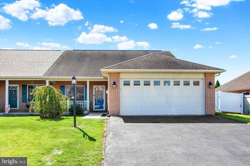 253 Lantern Ln, CHAMBERSBURG, PA, 17201-3260 | Card Image