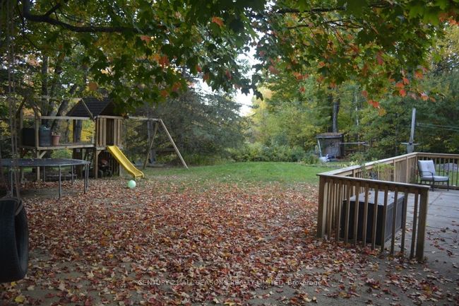 1081 Papineau Lake Rd, House other with 3 bedrooms, 1 bathrooms and 6 parking in Maple Leaf ON | Image 24