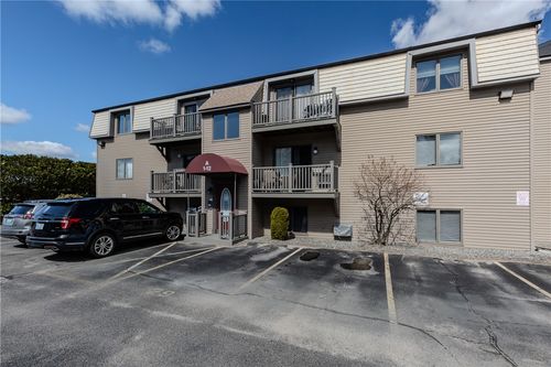 11-11 Village Ct, West Warwick, RI, 02893-2237 | Card Image