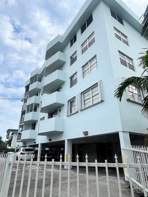 206-1990 Marseille Dr, Miami Beach, FL, 33141-3490 | Card Image