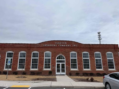 190 Mill St, Clayton, NC, 27520-2493 | Card Image