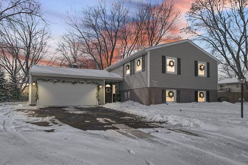 1311 Peachtree Dr, Valparaiso, IN, 46383 | Card Image